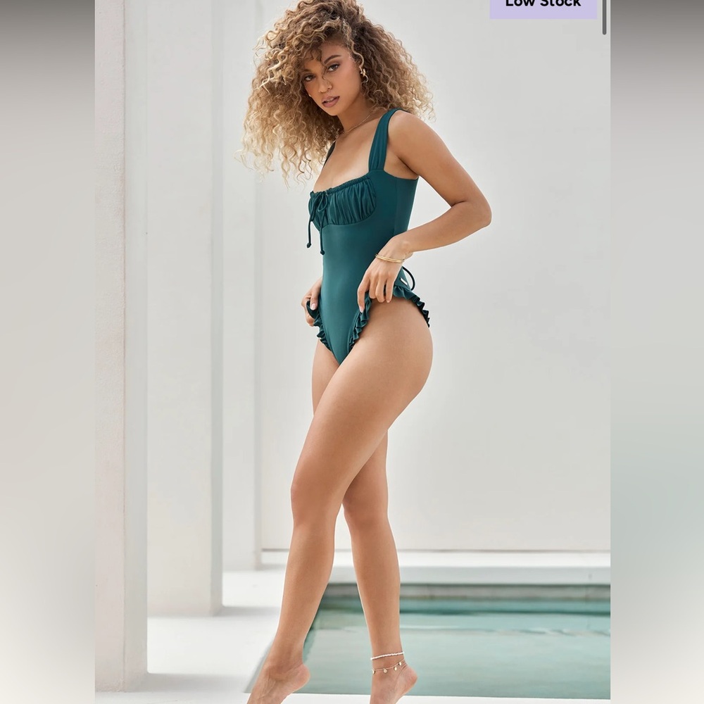 Popflex one piece bathsuit beautiful